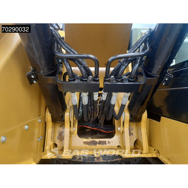 2018 Caterpillar 325FL-43243923