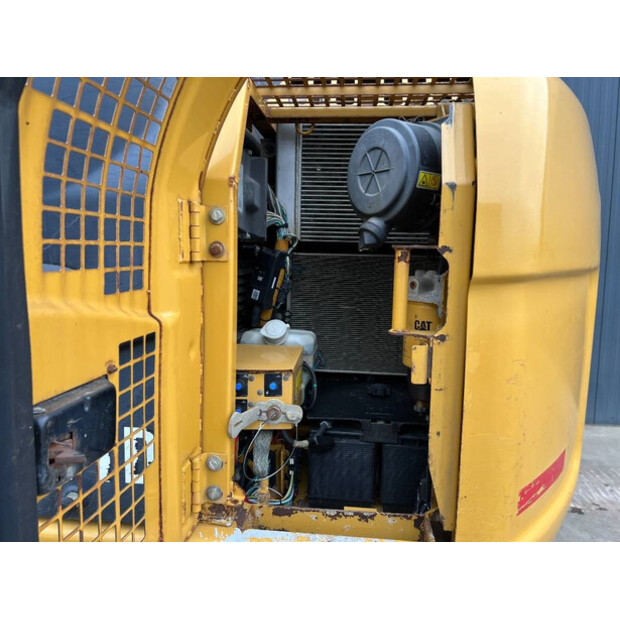 2011 كاتربيلر 311D LRR-43247691