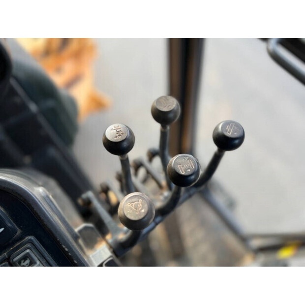 2014 Volvo G930B-43249578