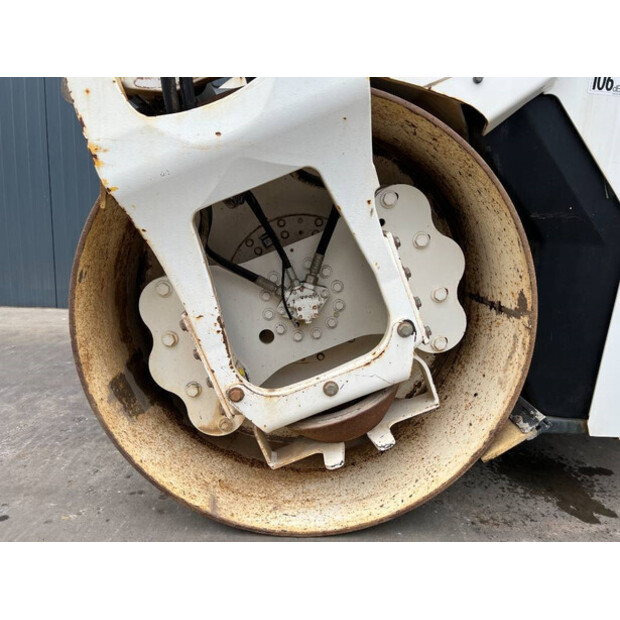 2015 BOMAG BW151AD-5-43250824