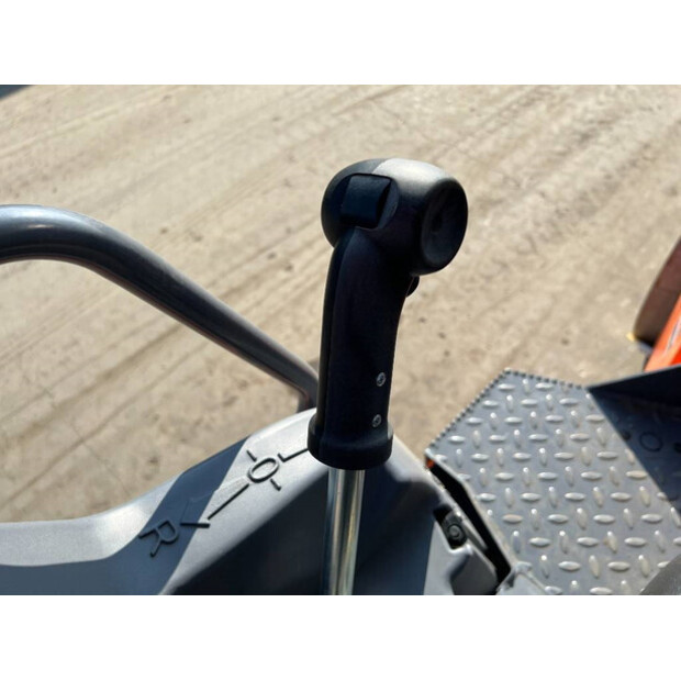 2023 HAMM HD10VV-43250898