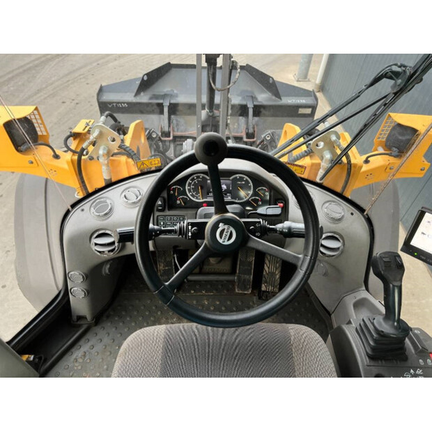 2015 Volvo L90H-43251613