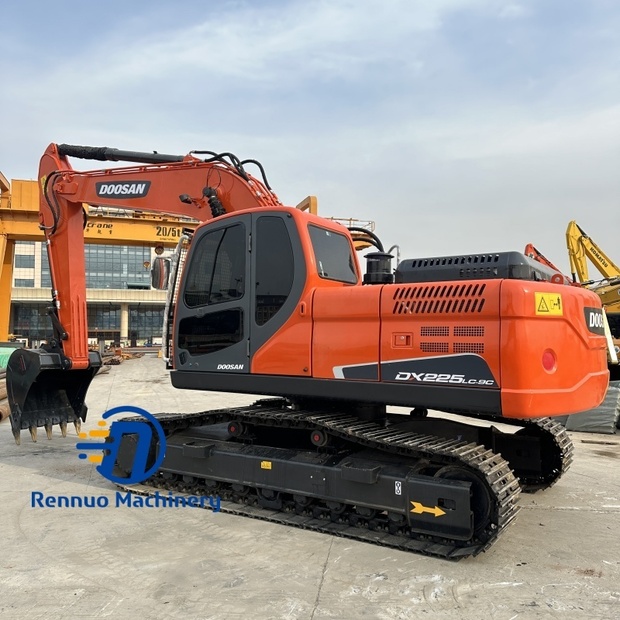 2023 Daewoo / Doosan DX225LC-43251686