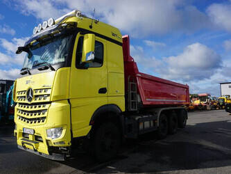 Image de CAMIONS À BENNE BASCULANTE 2017 Mercedes-Benz Arocs