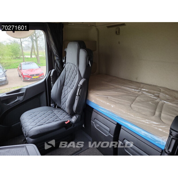 2025 Mercedes-Benz Arocs 4158-43254716