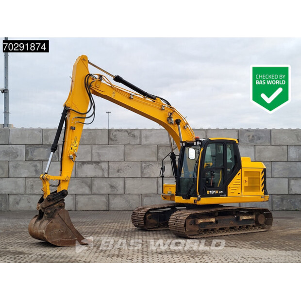 2021 جيه سي بي 131X L SV-43255876