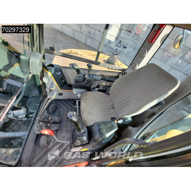 2019 فولفو ECR88D-43256004