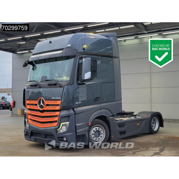 2022 Mercedes-Benz Actros 1842-43256125