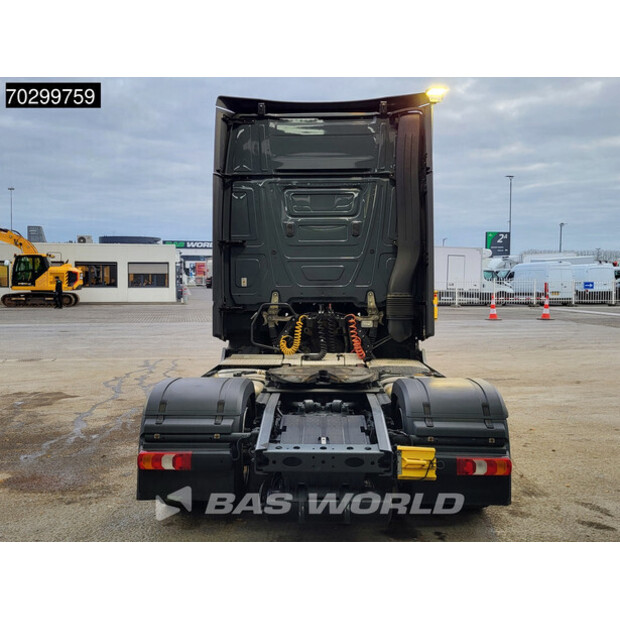 2022 Mercedes-Benz Actros 1842-43256127