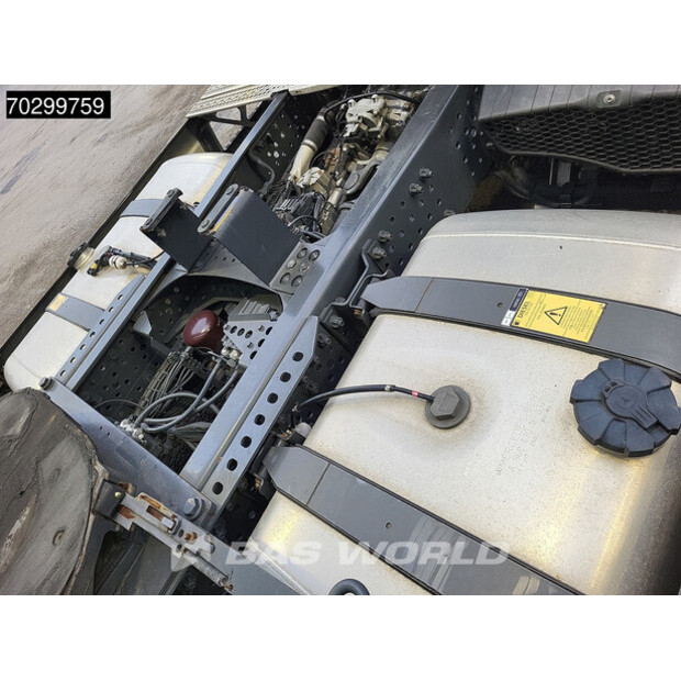 2022 Mercedes-Benz Actros 1842-43256131