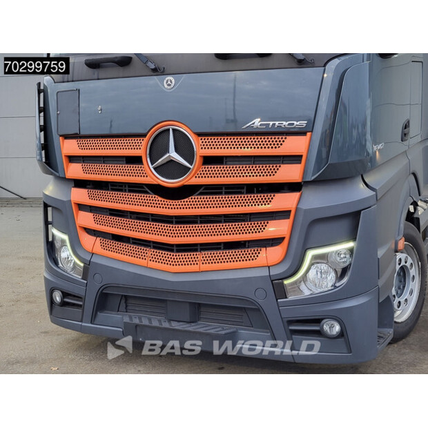 2022 Mercedes-Benz Actros 1842-43256140