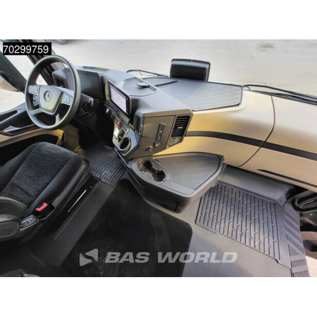 2022 Mercedes-Benz Actros 1842-43256143
