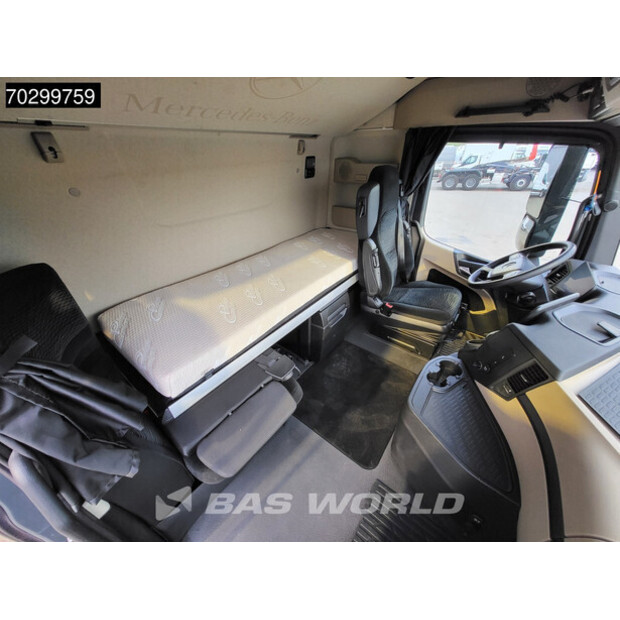 2022 Mercedes-Benz Actros 1842-43256152