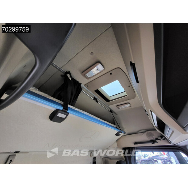 2022 Mercedes-Benz Actros 1842-43256153