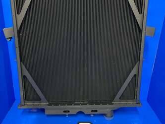 صورة ل قطع غيار Radiator-BOH بيتربلت مستعملة