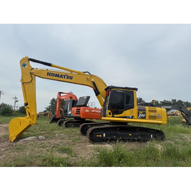 2024 Komatsu PC240-8-43278256