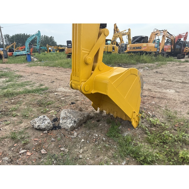 2024 Komatsu PC240-8-43278262