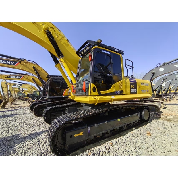 2023 Komatsu PC360-8-43281796