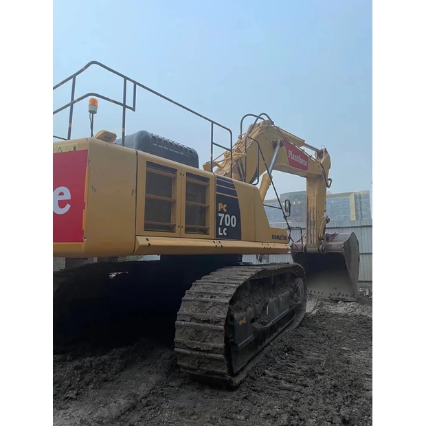 2018 Komatsu PC700-43282282