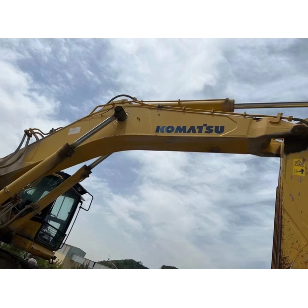 2018 Komatsu PC700-43282288