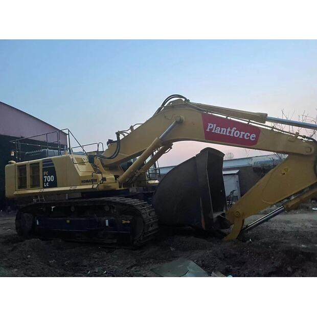 2018 Komatsu PC700-43282297