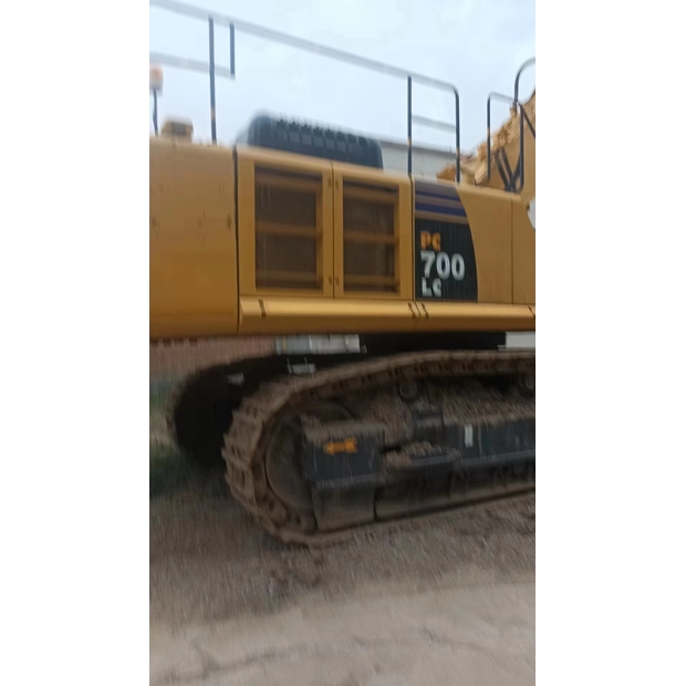 2018 Komatsu PC700-43282300