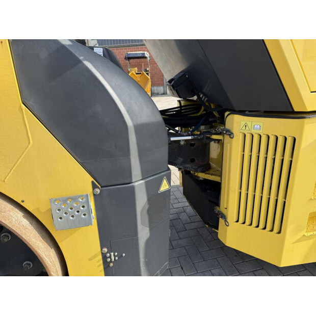 2006 BOMAG BW151AD-4-43284589