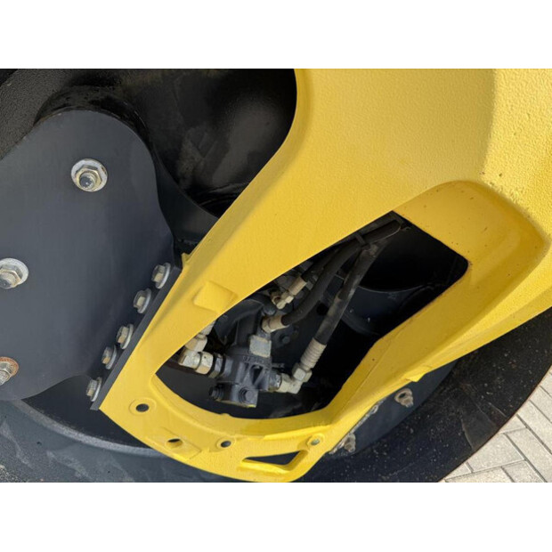 2006 BOMAG BW151AD-4-43284605