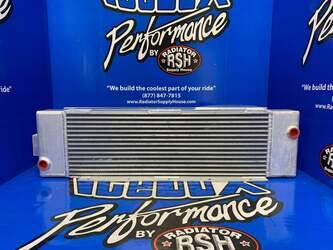 صورة ل قطع الغيار مبردات الزيت جون دير مستعملة