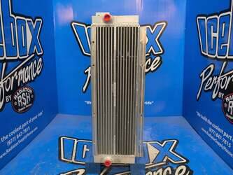 صورة ل قطع الغيار مبردات الزيت جون دير مستعملة