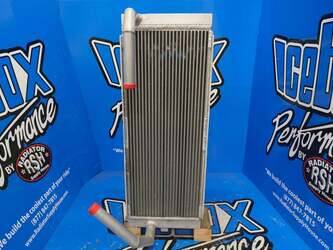 صورة ل قطع الغيار مبردات الزيت جون دير مستعملة