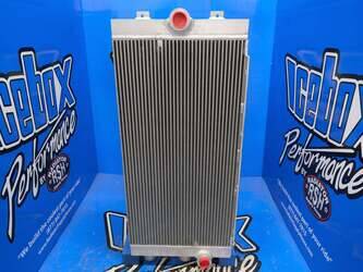 صورة ل قطع الغيار مبردات الزيت جون دير مستعملة