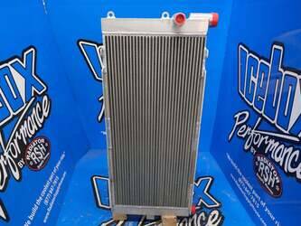 صورة ل قطع الغيار مبردات الزيت جون دير مستعملة