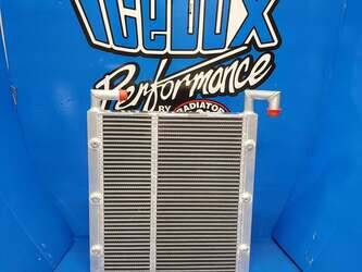 صورة ل قطع الغيار مبردات الزيت جون دير مستعملة