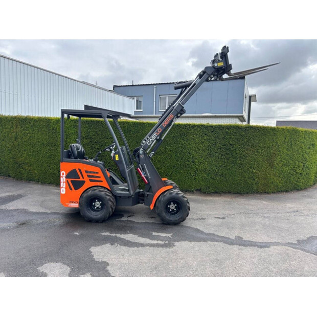 2022 Cast 825D-43290773