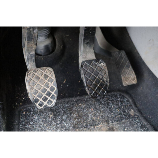 2012 Volkswagen Transporter-43292271