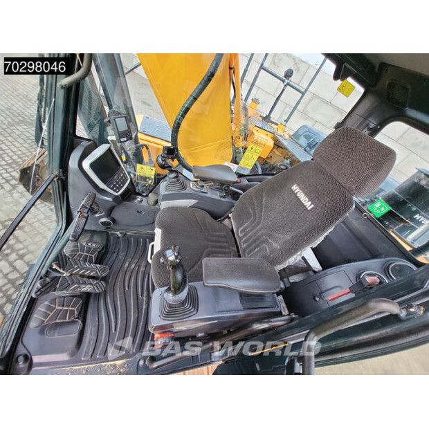 2017 هيونداي HX220L-43292781