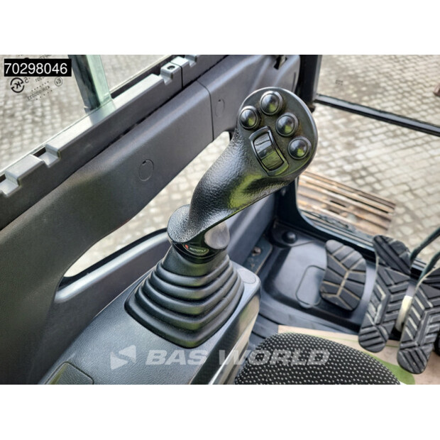 2017 هيونداي HX220L-43292782