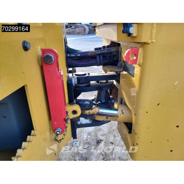 2018 كاتربيلر CB2.7-43307699