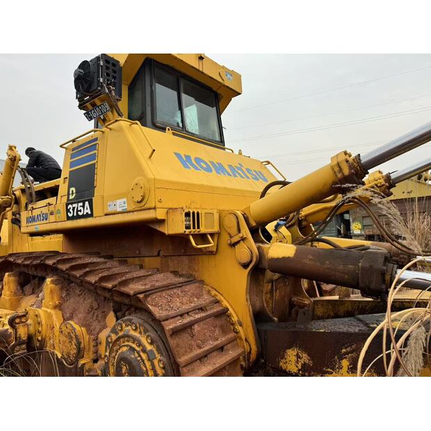 2016 Komatsu D375A-43307793