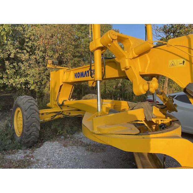 2023 Komatsu GD655-43307818