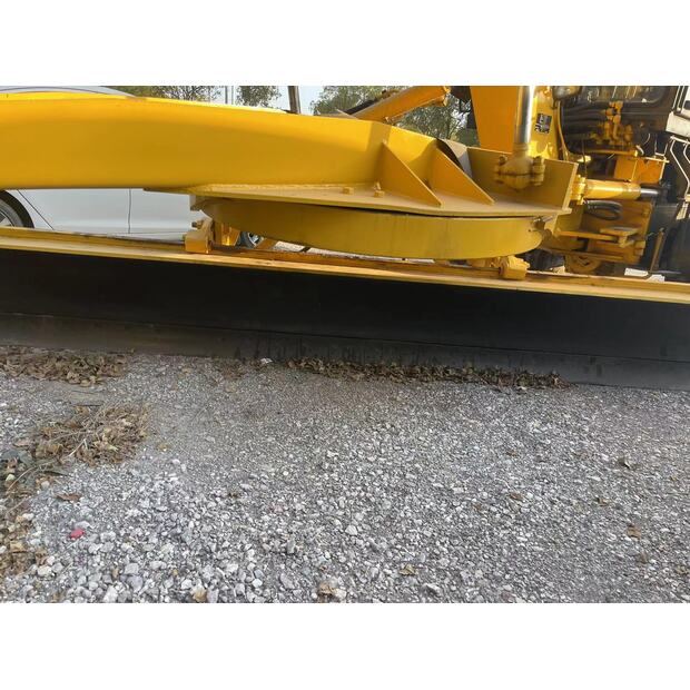 2023 Komatsu GD655-43307821