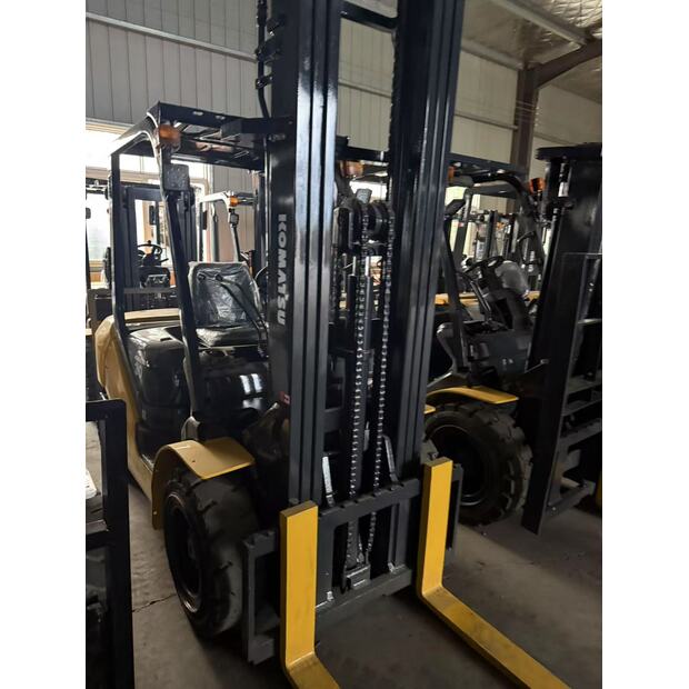 2023 Komatsu FD30T-17-43307828