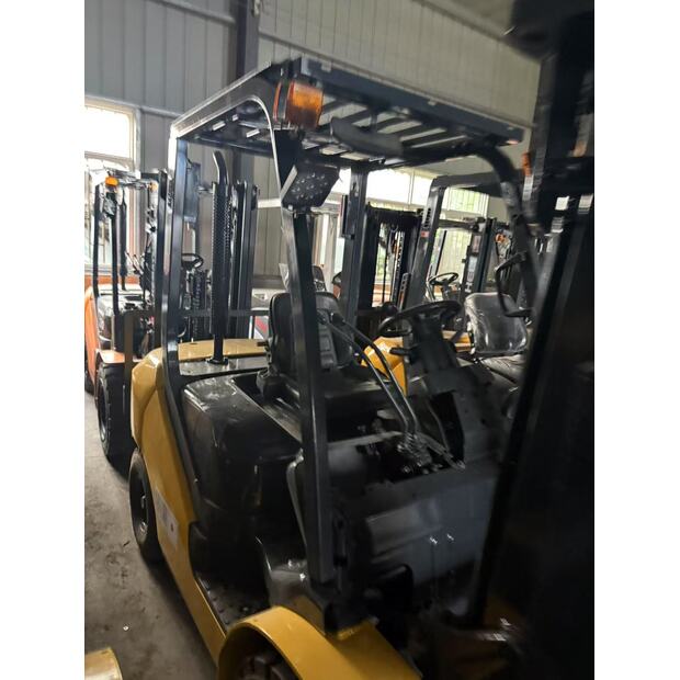 2023 Komatsu FD30T-17-43307835