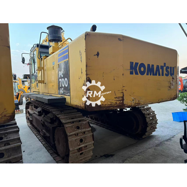 2018 Komatsu PC700-8-43308121