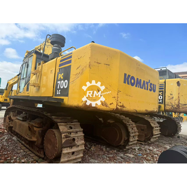2018 Komatsu PC700-8-43308125
