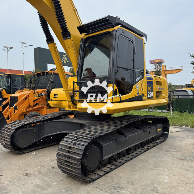 2020 Komatsu PC220-8-43308227