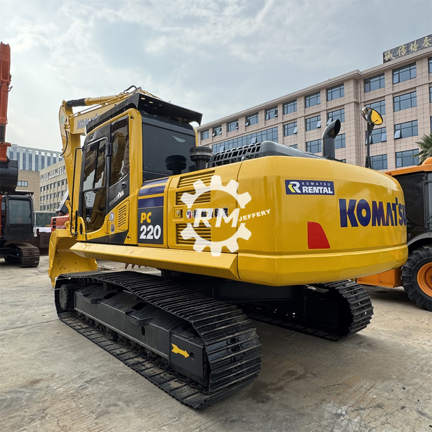 2020 Komatsu PC220-8-43308229