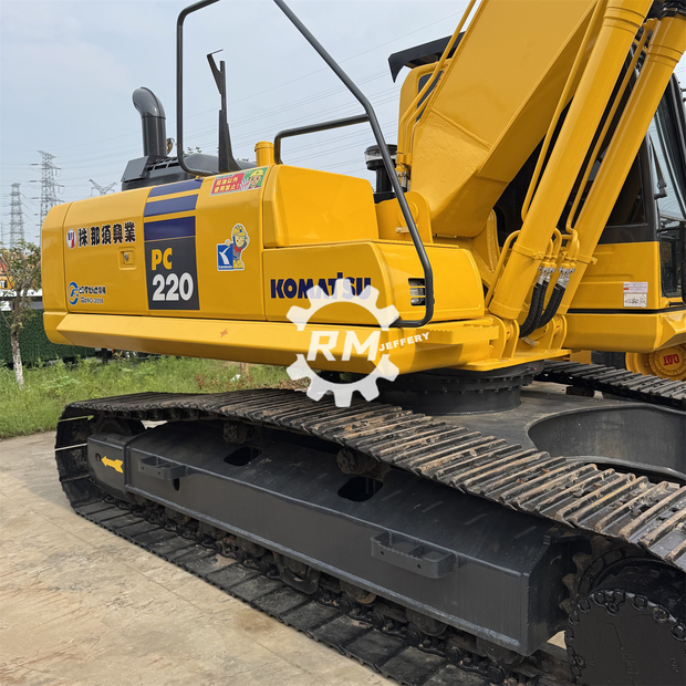 2020 Komatsu PC220-8-43308231