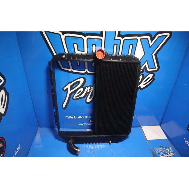 Radiator - Aluminum انترناشونال مستعملة-43308235